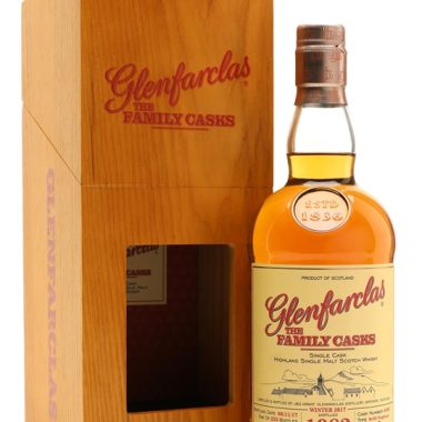 Glenfarclas 1982 / Family Casks / Cask #4565 / Winter 2017 Release Speyside Whisky