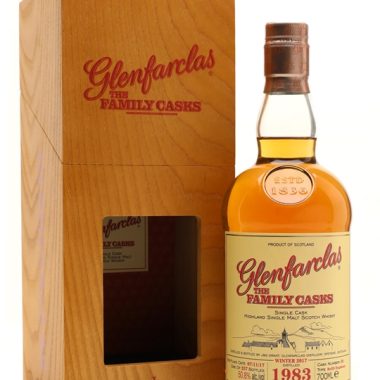 Glenfarclas 1983 / Family Casks / Cask #38 / Winter 2017 Release Speyside Whisky