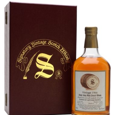 Laphroaig 1966 / 30 Year Old / Cask #560 / Signatory Islay Whisky